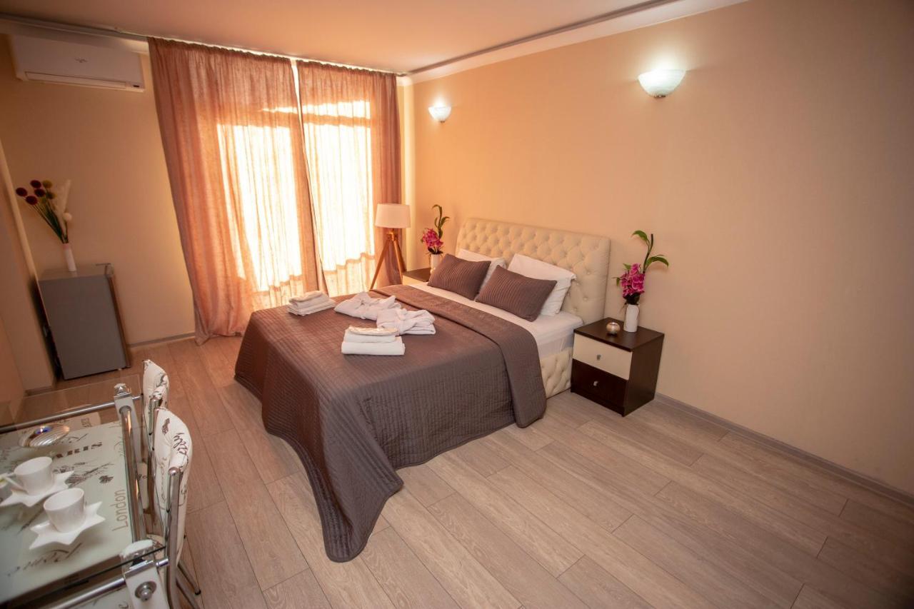 Blue Star Batumi Aparthotel Ngoại thất bức ảnh