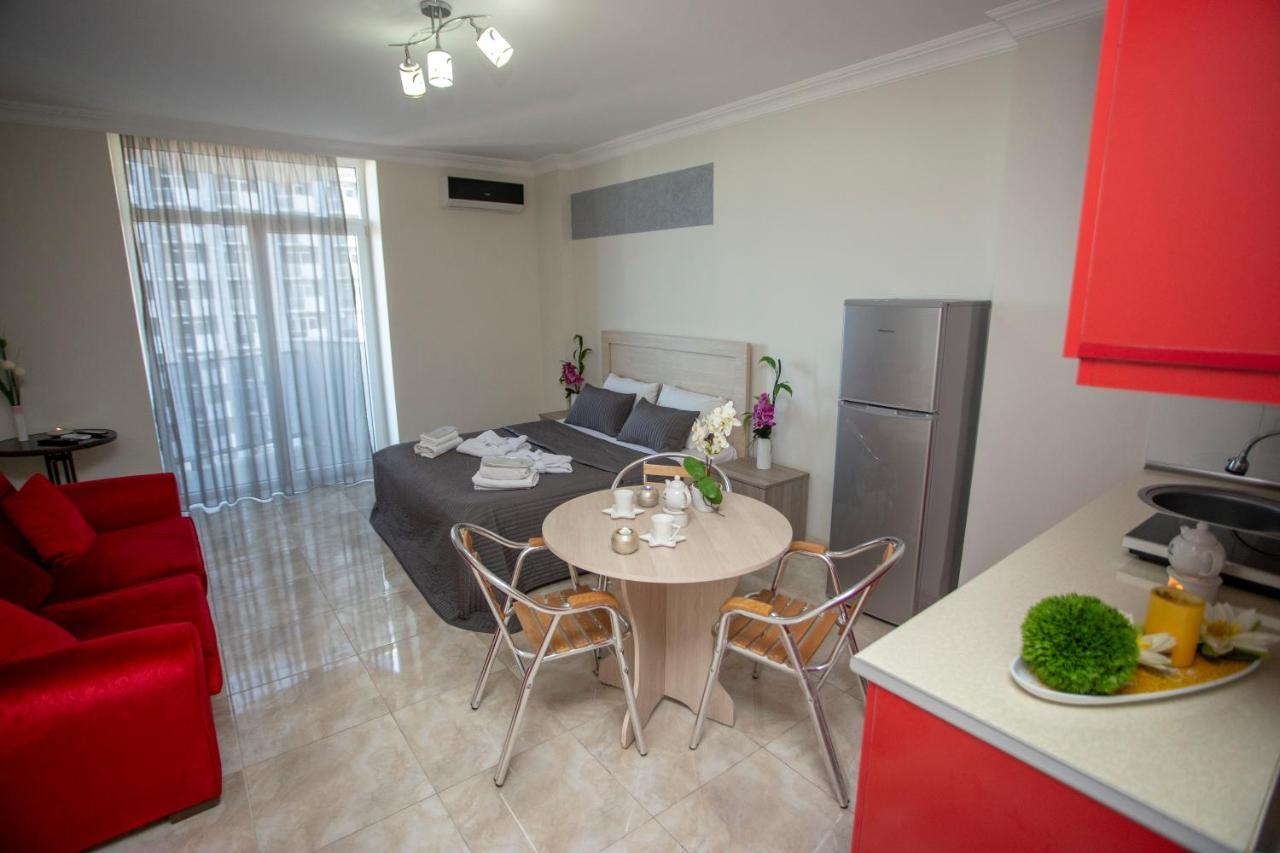 Blue Star Batumi Aparthotel Ngoại thất bức ảnh